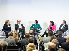 Podiumsdiskussion (Quelle: BASE) Podiumsdiskussion